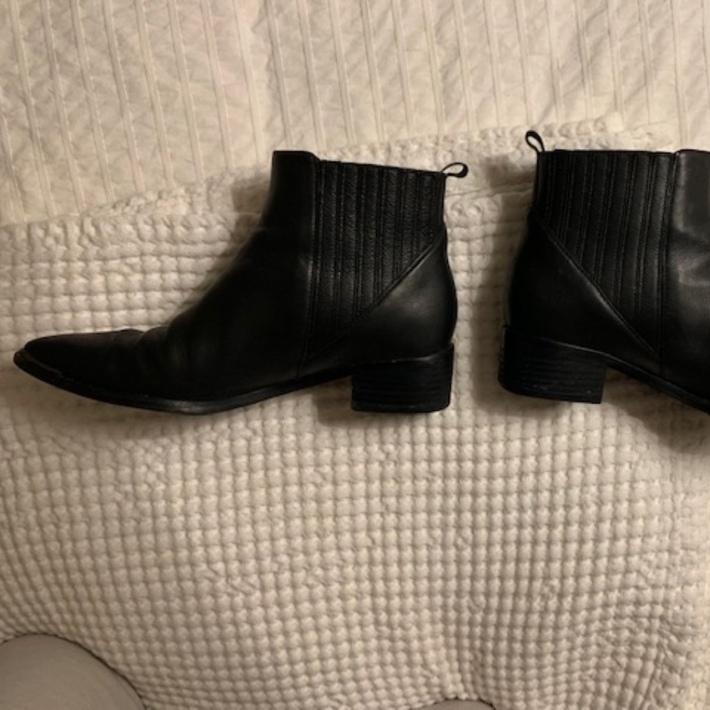 Marc Fisher Pointy-Toe Black Leather Boot, 6.5